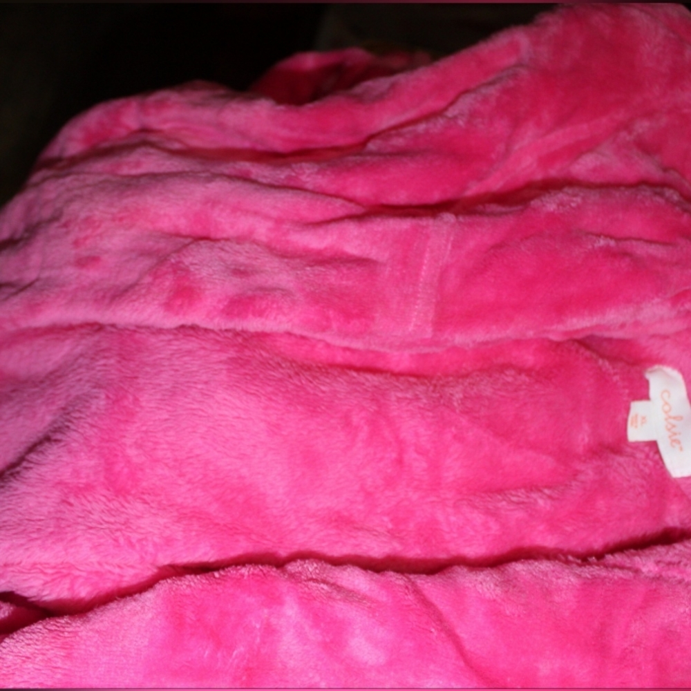 Pink Hearts Colsie Robe - Picture 11 of 12